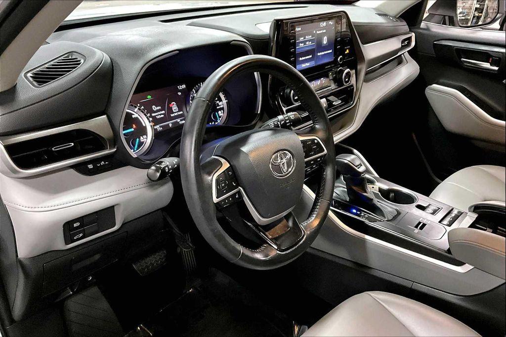 used 2022 Toyota Highlander Hybrid car, priced at $34,547