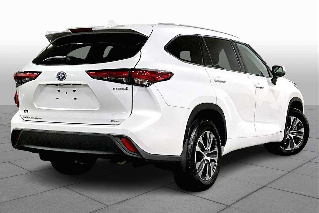 used 2022 Toyota Highlander Hybrid car, priced at $34,547