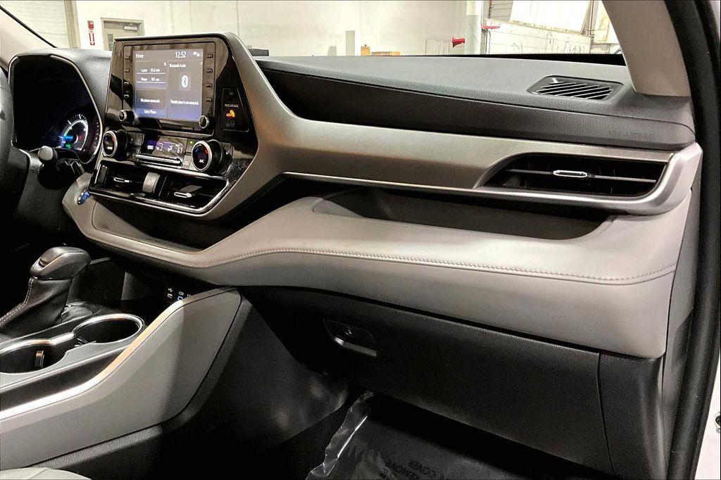 used 2022 Toyota Highlander Hybrid car, priced at $34,547