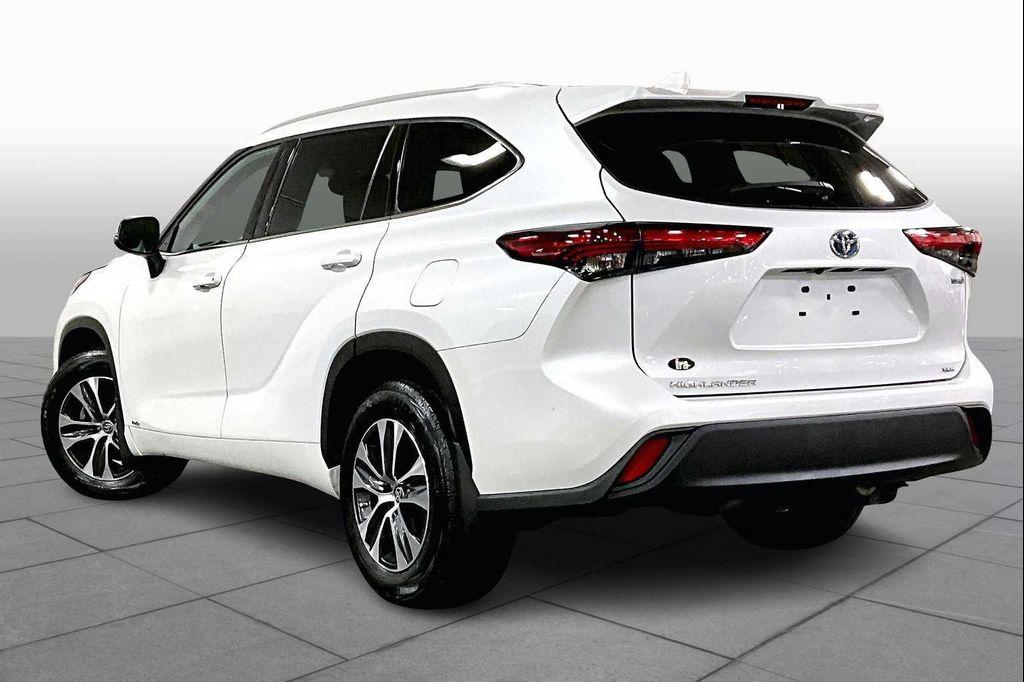 used 2022 Toyota Highlander Hybrid car, priced at $34,547