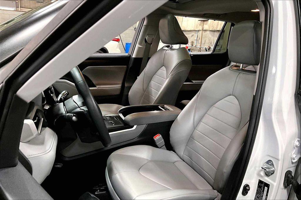 used 2022 Toyota Highlander Hybrid car, priced at $34,547