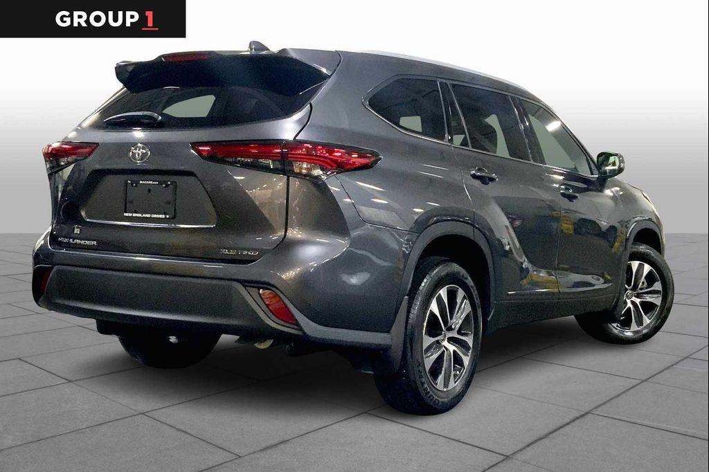 used 2022 Toyota Highlander car, priced at $38,378