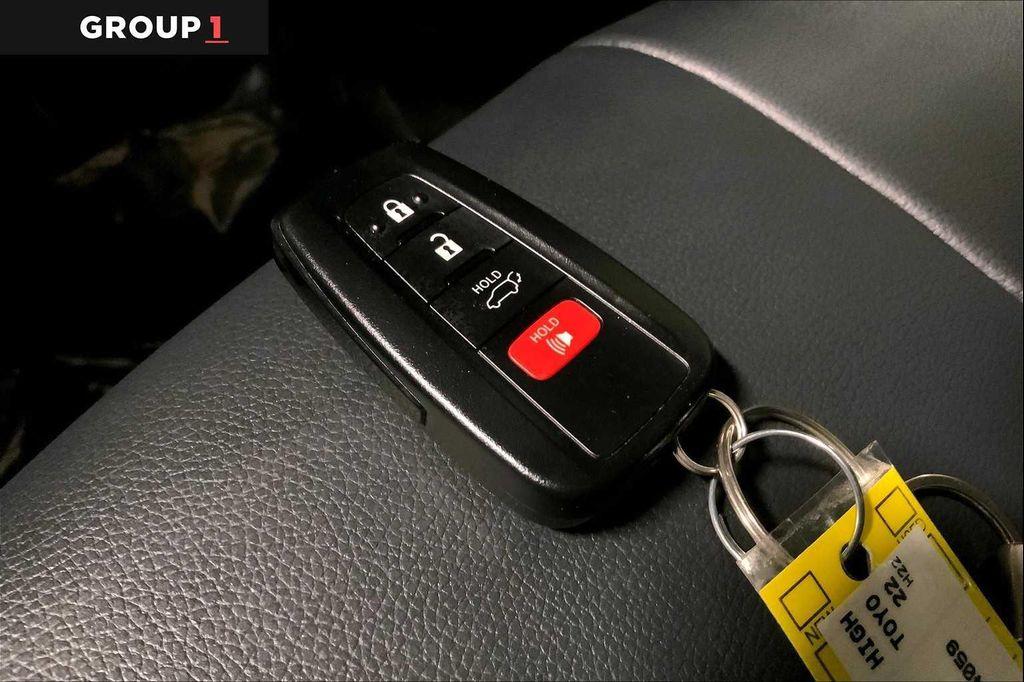 used 2022 Toyota Highlander car, priced at $38,378