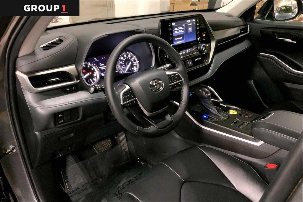 used 2022 Toyota Highlander car, priced at $38,378