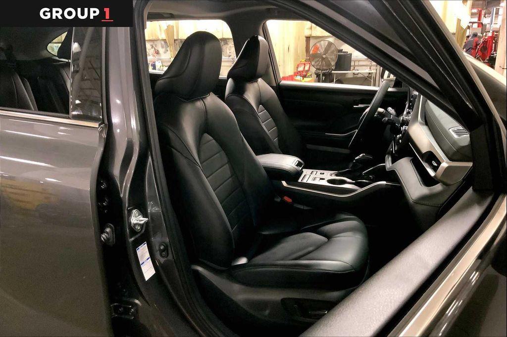 used 2022 Toyota Highlander car, priced at $38,378