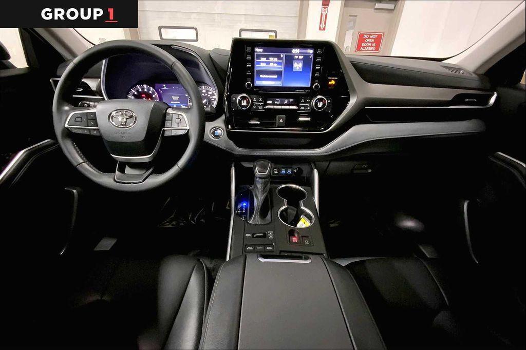 used 2022 Toyota Highlander car, priced at $38,378