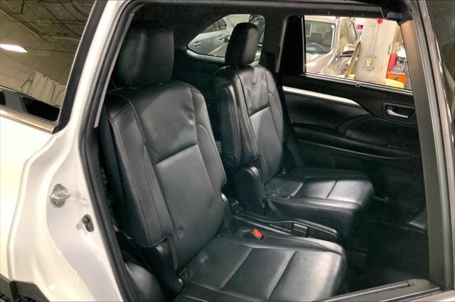 used 2019 Toyota Highlander car, priced at $29,047