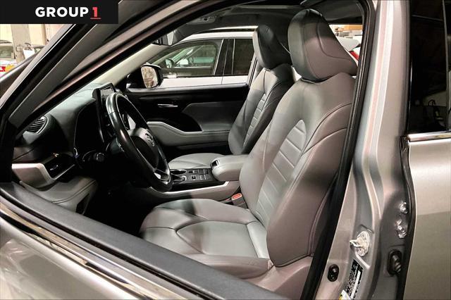 used 2022 Toyota Highlander car, priced at $39,365