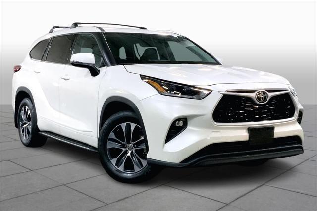 used 2021 Toyota Highlander car, priced at $36,137