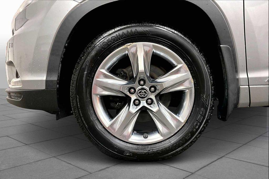 used 2016 Toyota Highlander Hybrid car, priced at $20,077