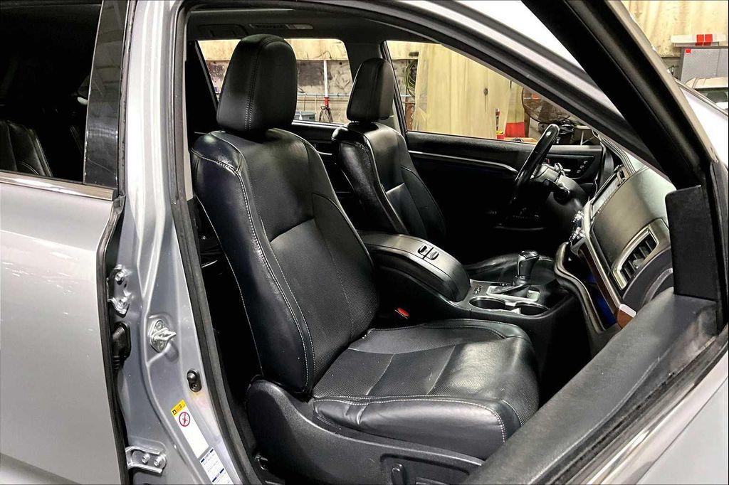 used 2016 Toyota Highlander Hybrid car, priced at $20,077