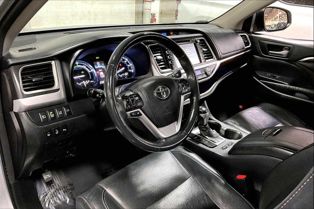 used 2016 Toyota Highlander Hybrid car, priced at $20,077