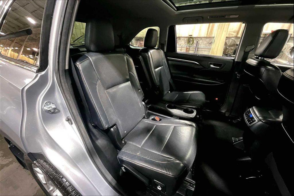 used 2016 Toyota Highlander Hybrid car, priced at $20,077