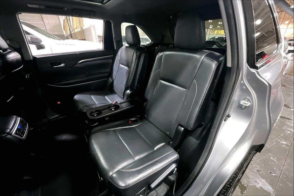 used 2016 Toyota Highlander Hybrid car, priced at $20,077