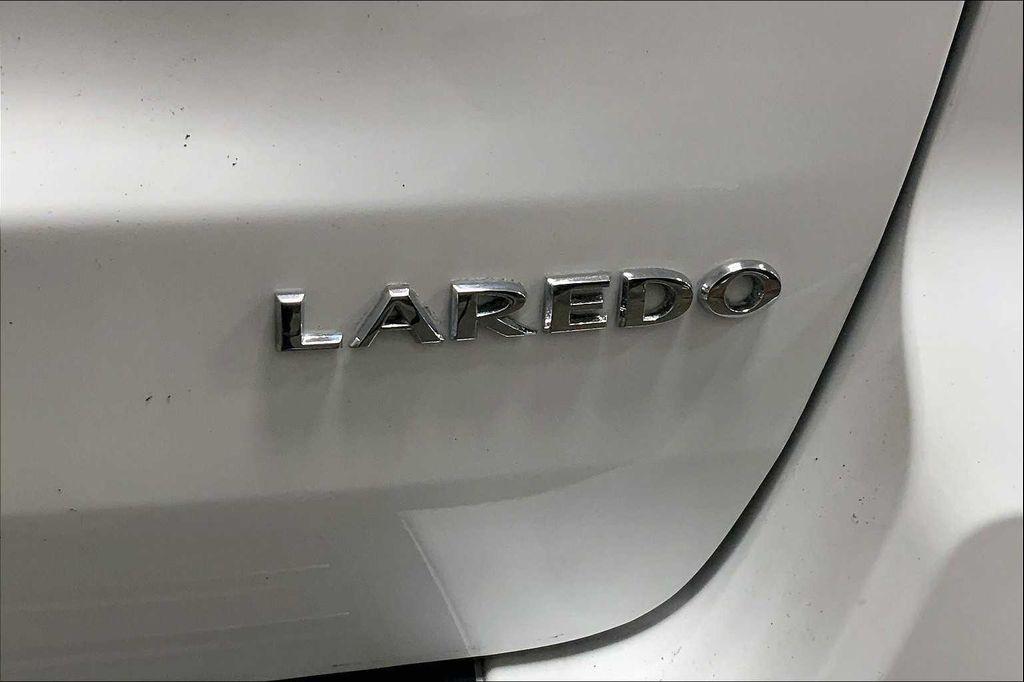 used 2017 Jeep Grand Cherokee car, priced at $13,963
