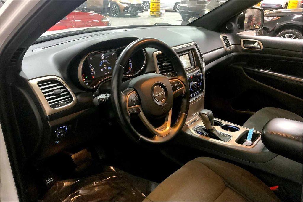 used 2017 Jeep Grand Cherokee car, priced at $13,963