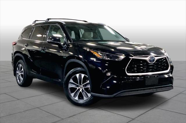 used 2022 Toyota Highlander Hybrid car, priced at $38,677