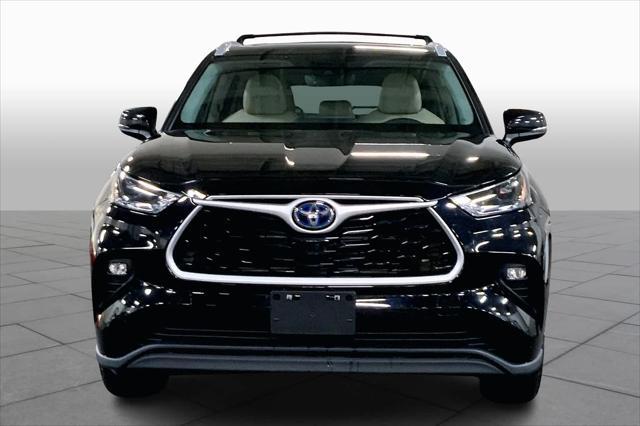 used 2022 Toyota Highlander Hybrid car, priced at $38,677