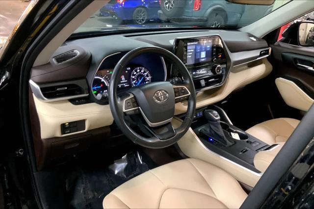 used 2022 Toyota Highlander Hybrid car, priced at $38,677