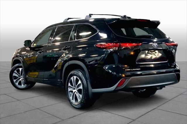 used 2022 Toyota Highlander Hybrid car, priced at $38,677