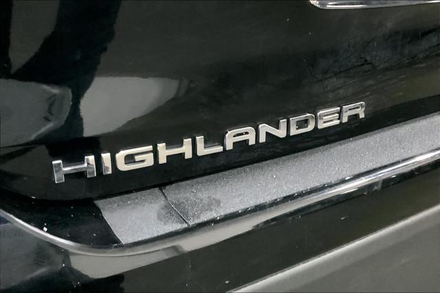 used 2022 Toyota Highlander Hybrid car, priced at $38,677