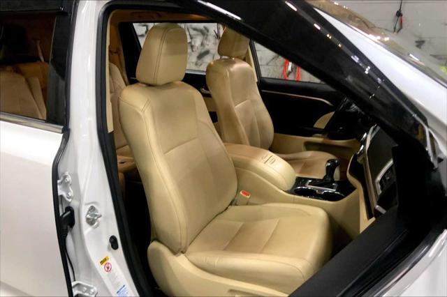 used 2016 Toyota Highlander car, priced at $22,577