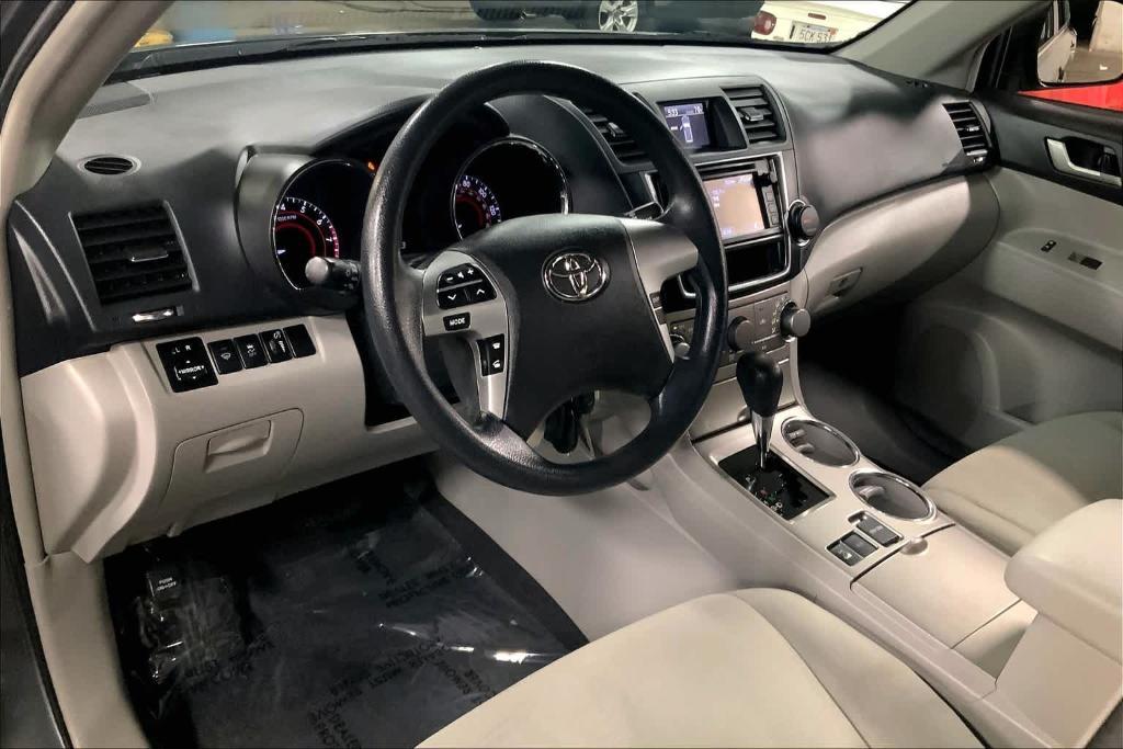 used 2013 Toyota Highlander car, priced at $15,830