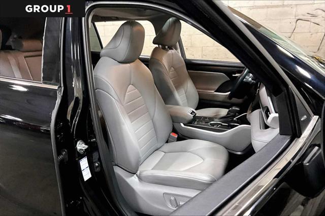 used 2021 Toyota Highlander car, priced at $35,477