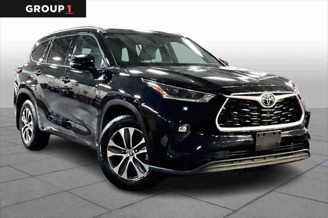 used 2021 Toyota Highlander car, priced at $35,477