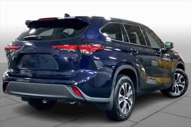 used 2022 Toyota Highlander Hybrid car, priced at $42,714