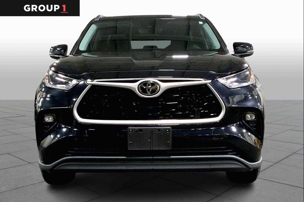 used 2021 Toyota Highlander car, priced at $29,337