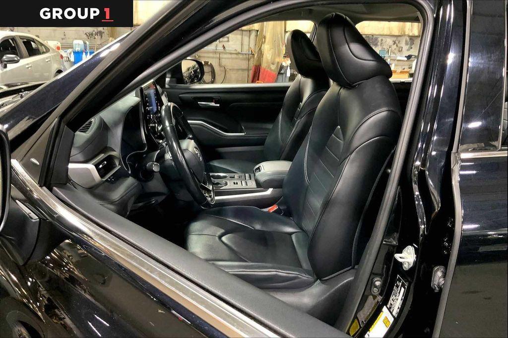 used 2021 Toyota Highlander car, priced at $29,337
