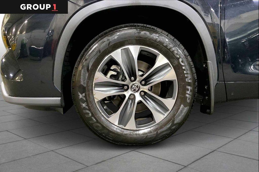 used 2021 Toyota Highlander car, priced at $29,337