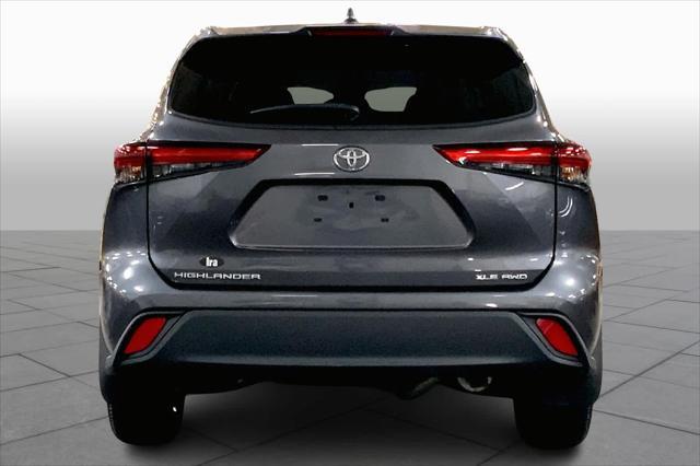 used 2021 Toyota Highlander car, priced at $34,997