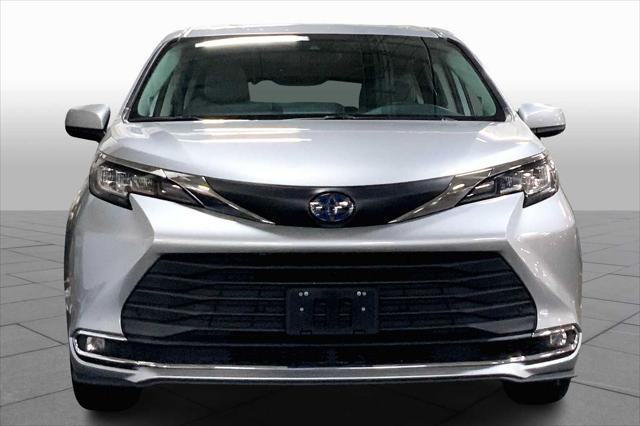 used 2021 Toyota Sienna car, priced at $39,587