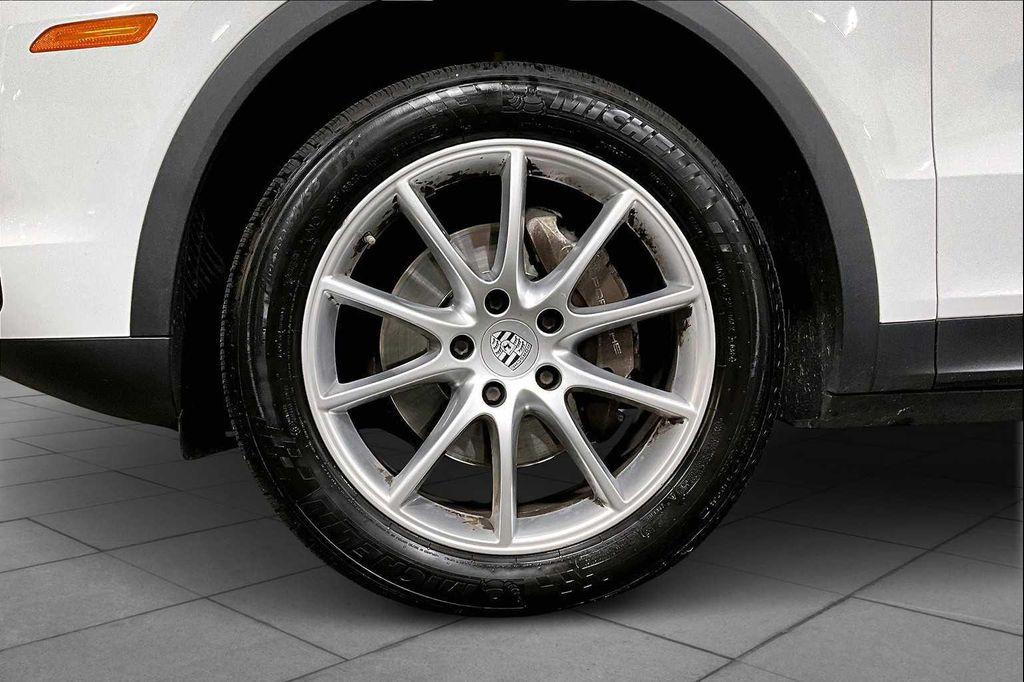 used 2020 Porsche Cayenne car, priced at $33,497