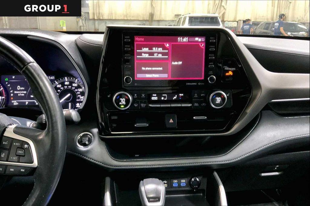 used 2022 Toyota Highlander car, priced at $37,447