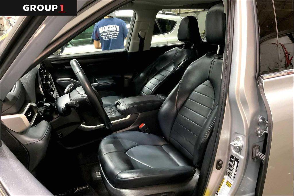 used 2022 Toyota Highlander car, priced at $37,447