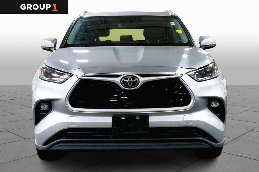 used 2022 Toyota Highlander car, priced at $37,447