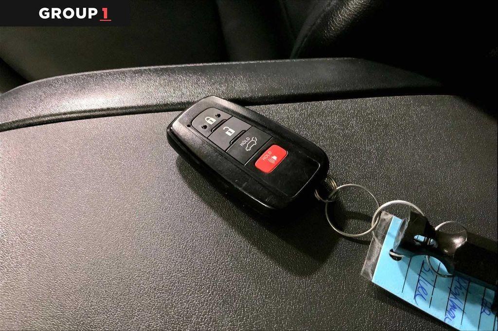 used 2022 Toyota Highlander car, priced at $37,447