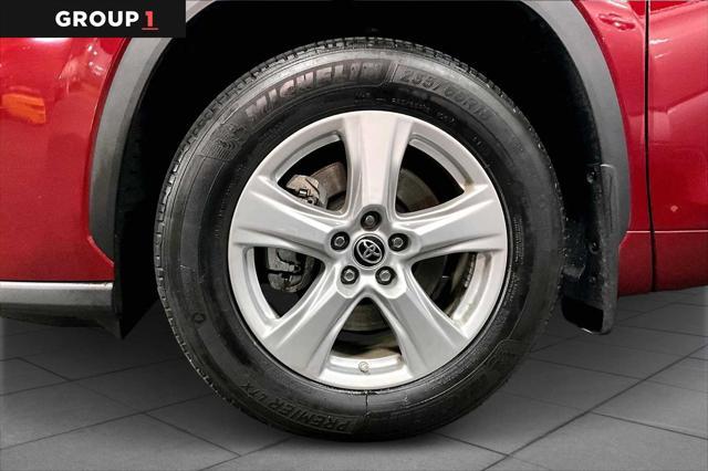 used 2022 Toyota Highlander car, priced at $32,477
