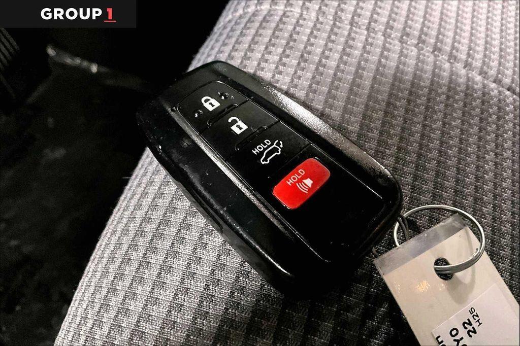 used 2022 Toyota Highlander car, priced at $31,247