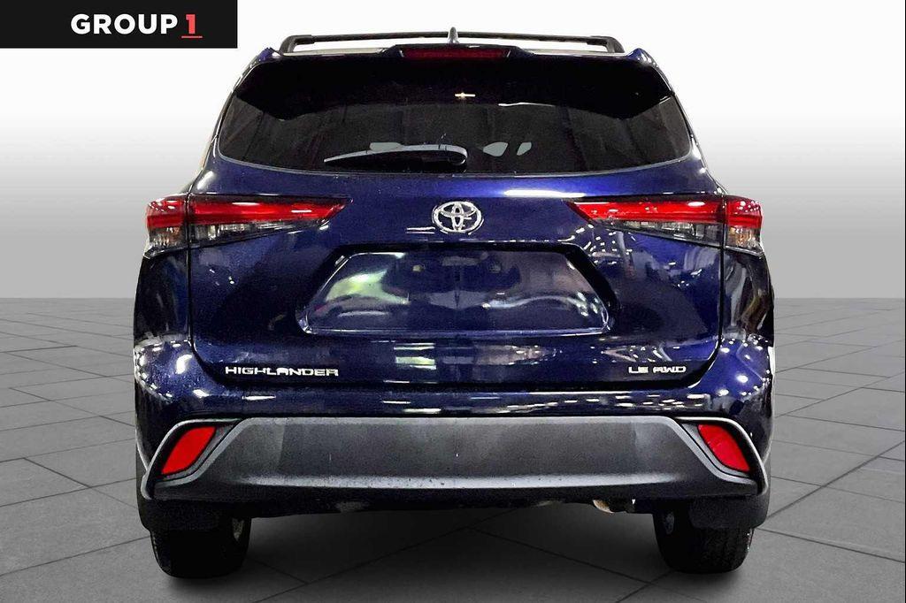 used 2022 Toyota Highlander car, priced at $31,247