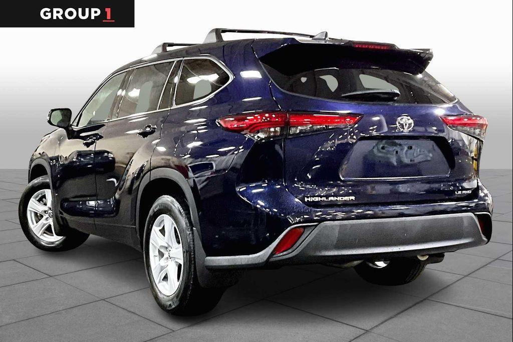used 2022 Toyota Highlander car, priced at $31,247