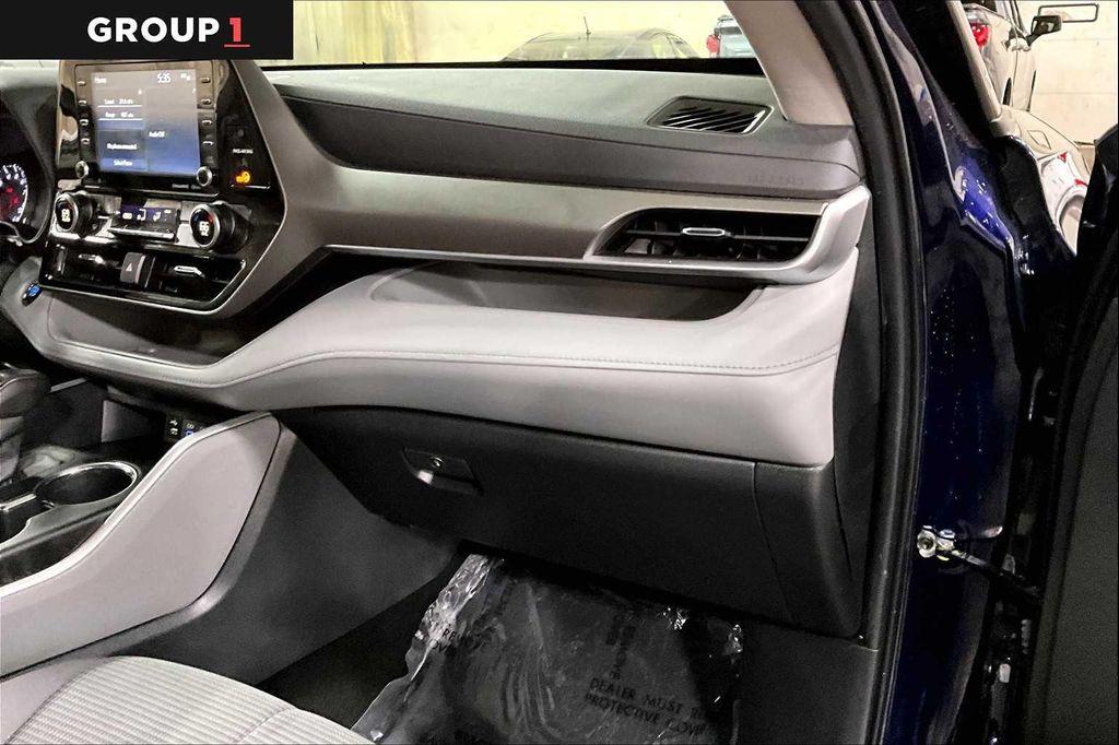 used 2022 Toyota Highlander car, priced at $31,247
