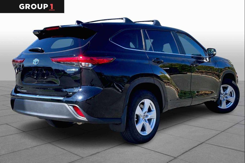 used 2023 Toyota Highlander Hybrid car, priced at $38,997