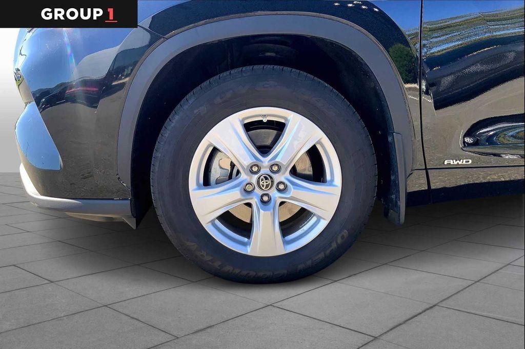 used 2023 Toyota Highlander Hybrid car, priced at $38,997