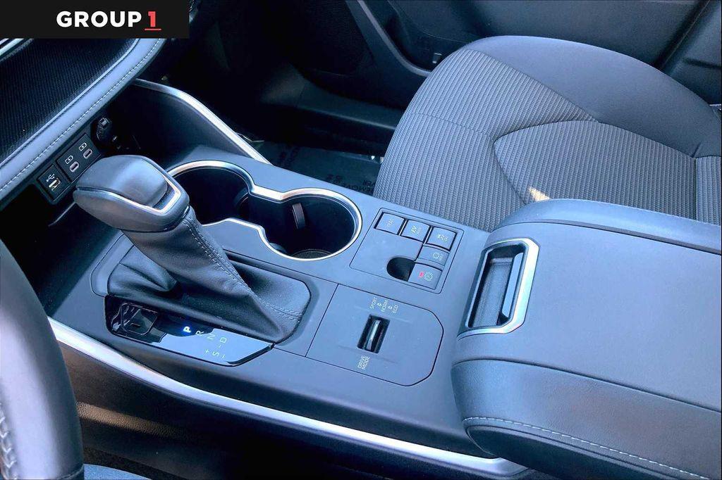 used 2023 Toyota Highlander Hybrid car, priced at $38,997