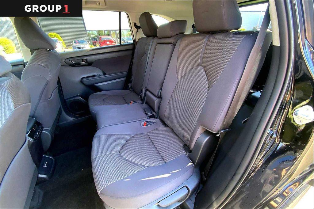 used 2023 Toyota Highlander Hybrid car, priced at $38,997