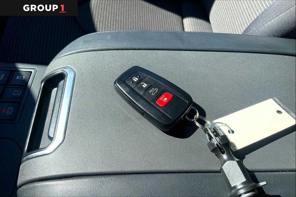 used 2023 Toyota Highlander Hybrid car, priced at $38,997